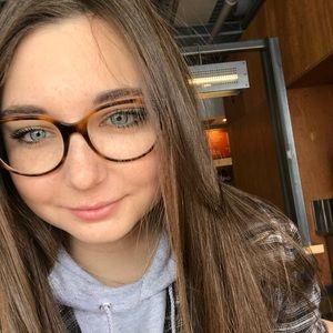 Meet your Posher, Lauryn